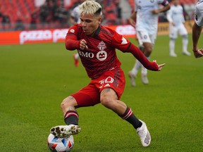 Toronto FC winger Yeferson Soteldo controls the ball against Chicago Fire.