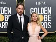 Dax Shepard (L) and Kristen Bell attend the 76th Annual Golden Globe Awards at The Beverly Hilton Hotel on January 6, 2019 in Beverly Hills, California.