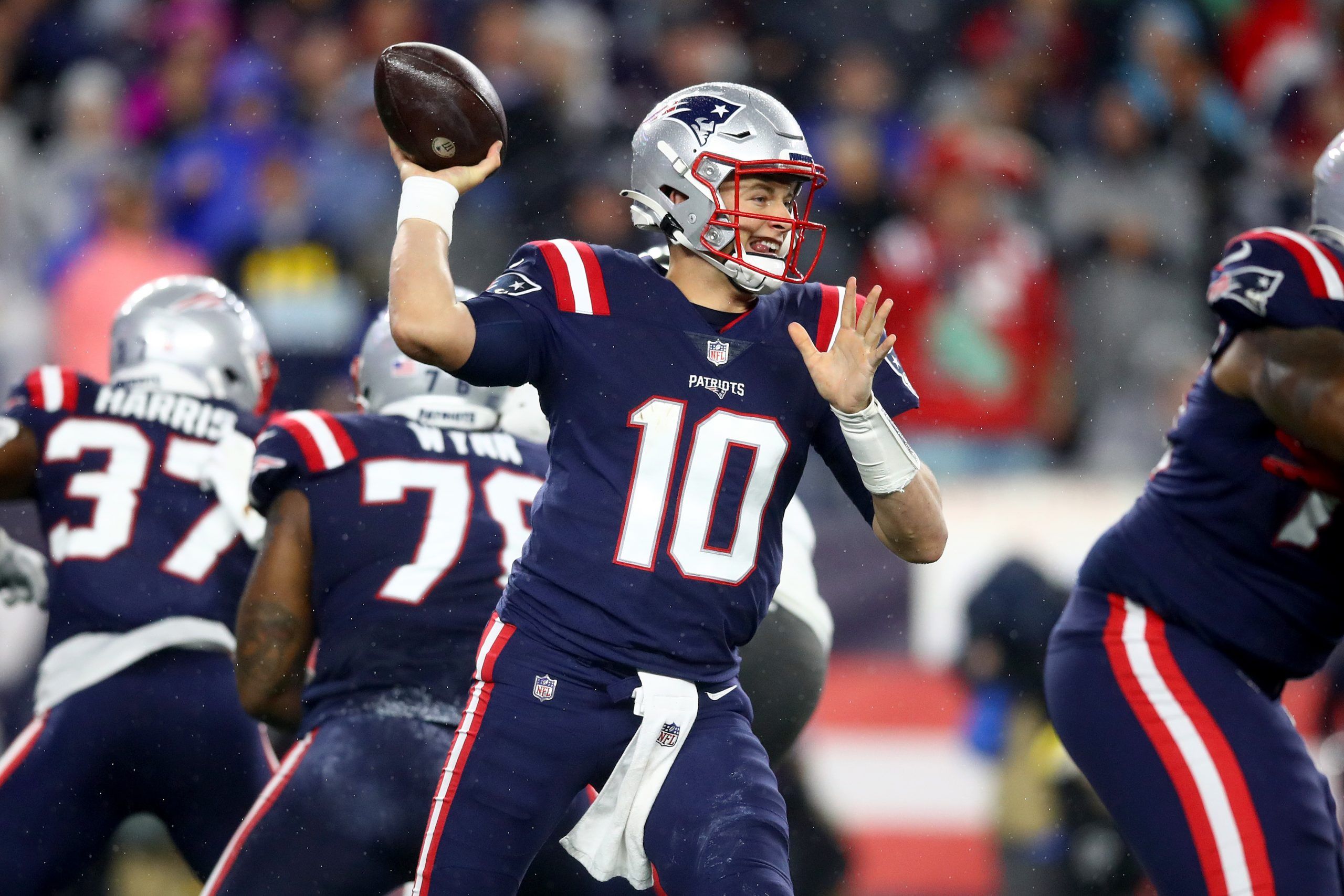 Patriots shore up OL, pick a QB and a couple more Joneses