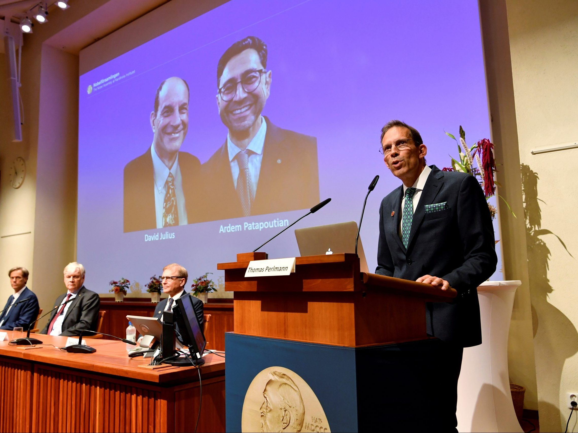 Two Americans Win Medicine Nobel Prize For Sensory Findings | Toronto Sun