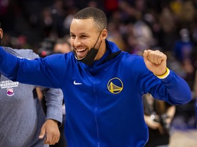 Stephen Curry didn't even cook the Raptors for once but it didn't matter.