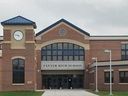 Exterieur der Exeter High School in New Hampshire