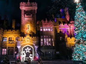 CasaLomaHoliday-BestofToronto-2018-003