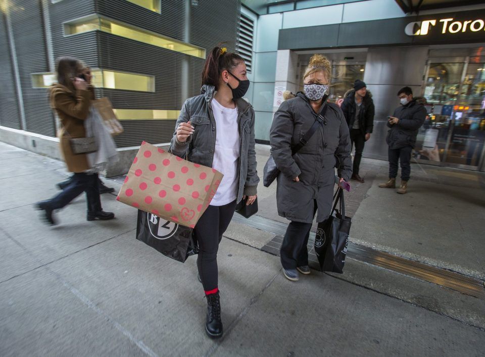 Holiday Photo Series: CF Toronto Eaton Centre