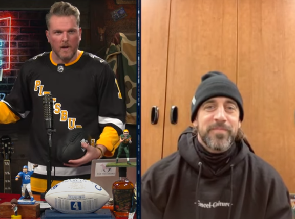 Aaron Rodgers dons anti-cancel culture hoodie during interview