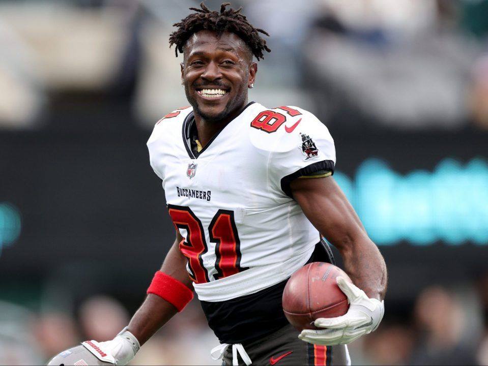 Antonio Brown's tantrum can't derail comeback as Bucs beat Jets