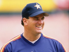 1991: Jim Corsi of the Houston Astros pitches during a MLB game.