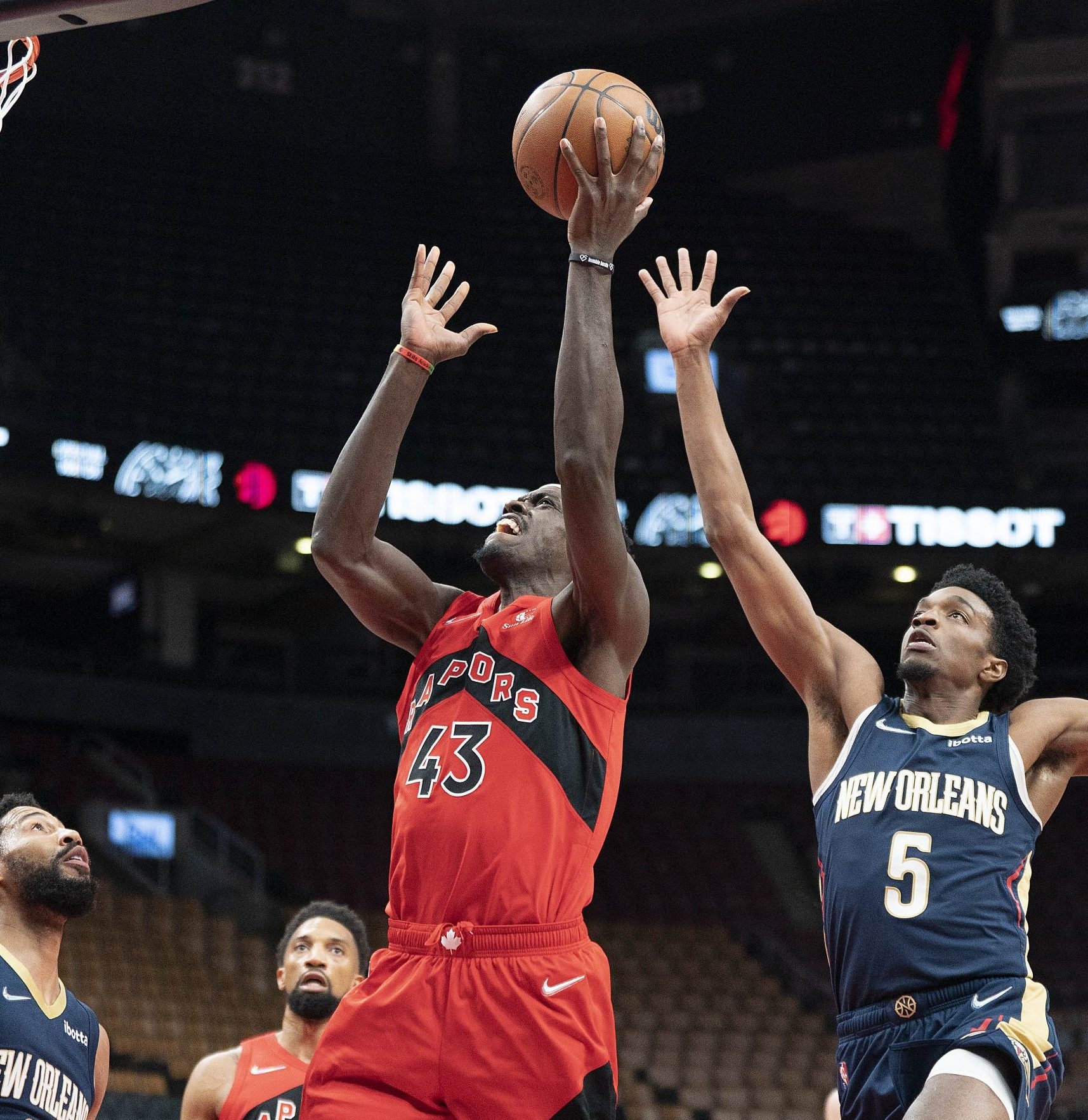 Toronto Raptors lean heavily on vets in win over New Orleans