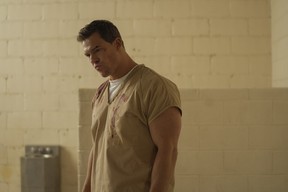 Alan Ritchson in a scene from Reacher.