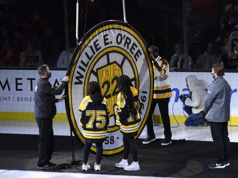 Bruins officially retire No. 22 jersey of Willie O'Ree, NHL's first Black  player