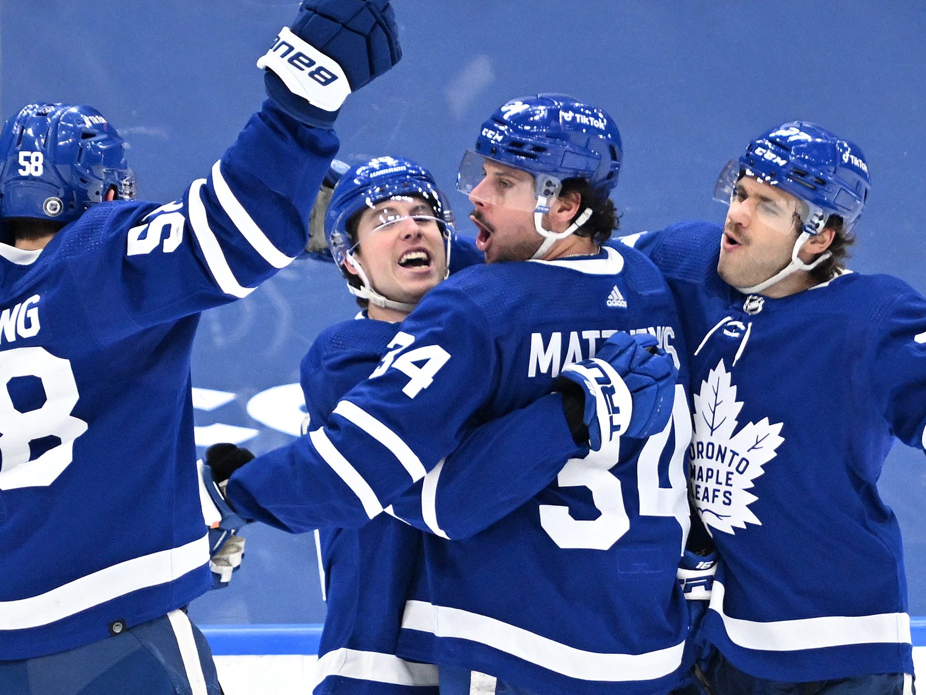 Marner records 4 points as Leafs blow out Devils