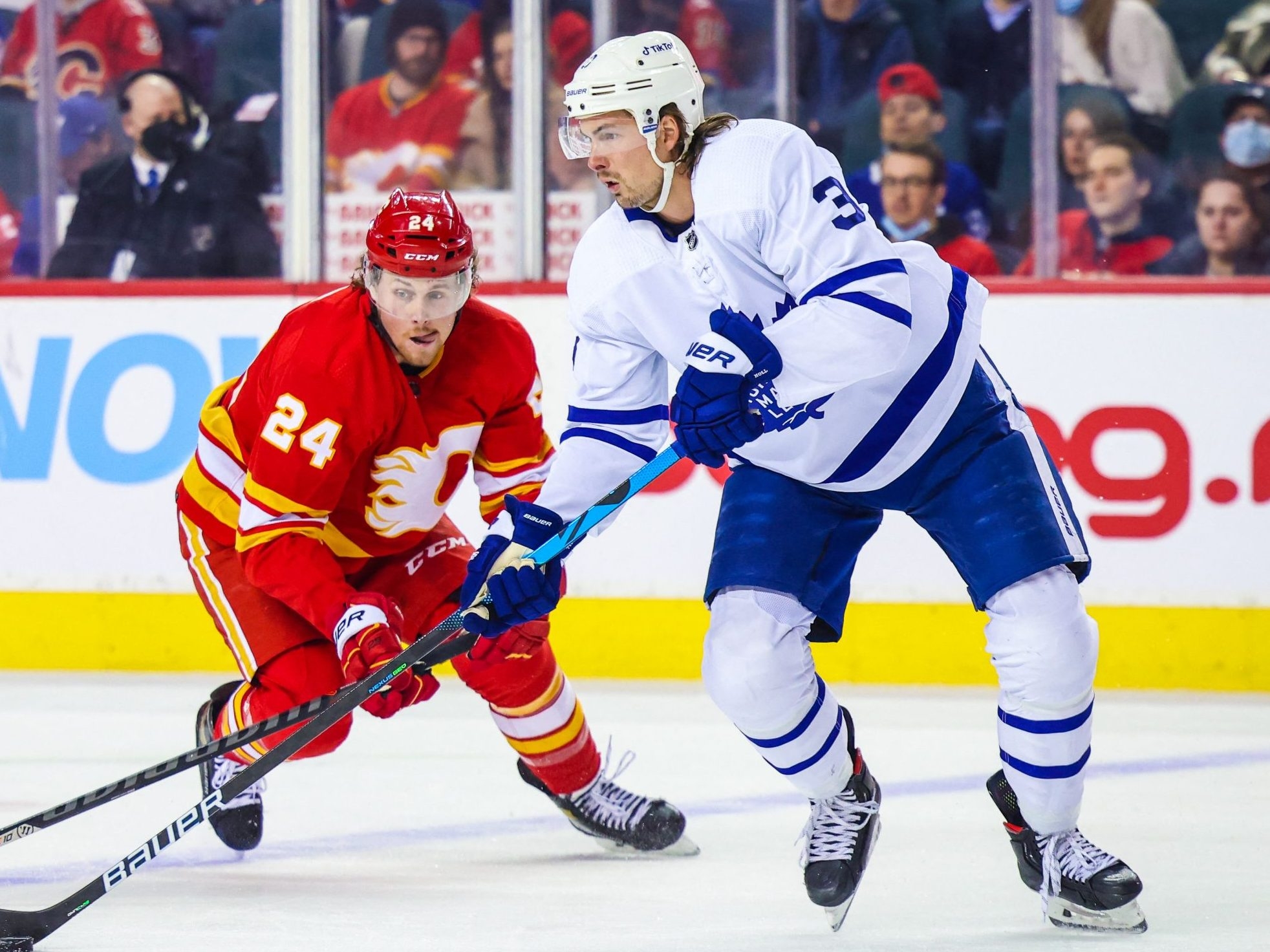 SIMMONS: What do the Maple Leafs do about Justin Holl?
