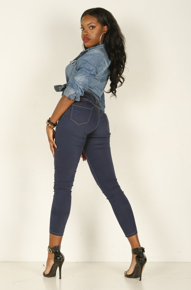 SUNshine Girl Kaydee Toronto Sun