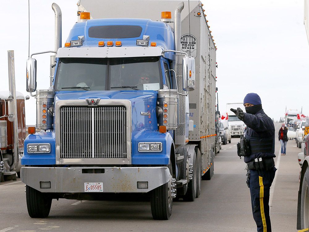 RCMP Working To Defuse Coutts Border Blockade; Protesters Will Be Fined ...