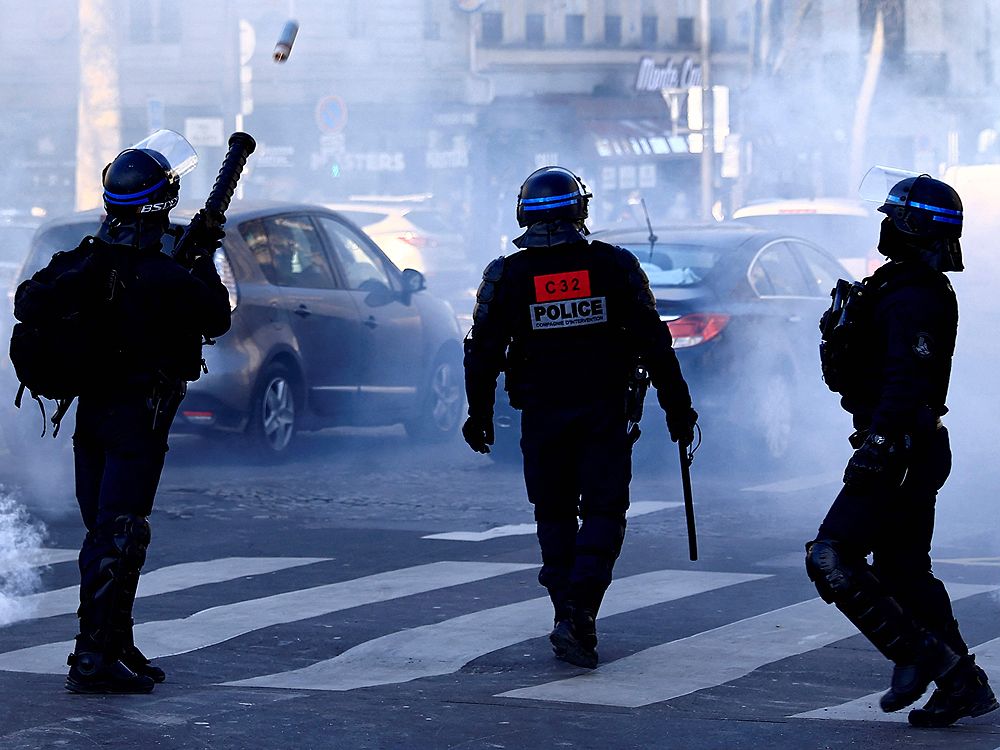 Police Fire Tear Gas As Anti-restrictions 'Freedom Convoy' Enters Paris ...