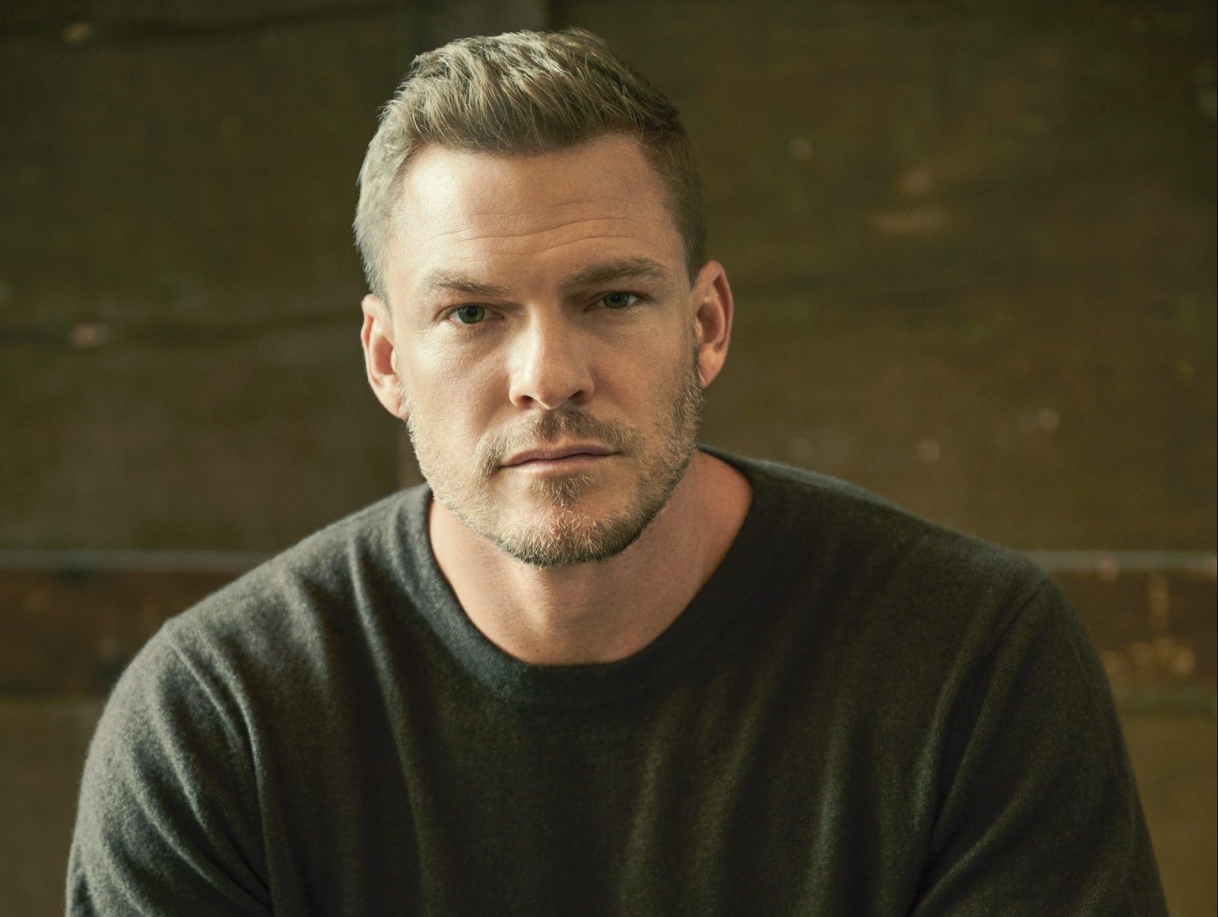 Alan Ritchson talks Reacher series, staying in shape and cheat meals ...