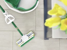 With spring cleaning season officially underway, a recent Ipsos survey commissioned by Libman reveals that nearly 60% of Canadians are expected to engage in spring cleaning this year, with as many as one in four doing so more vigorously in response to the pandemic. (CNW Group/Libman)
