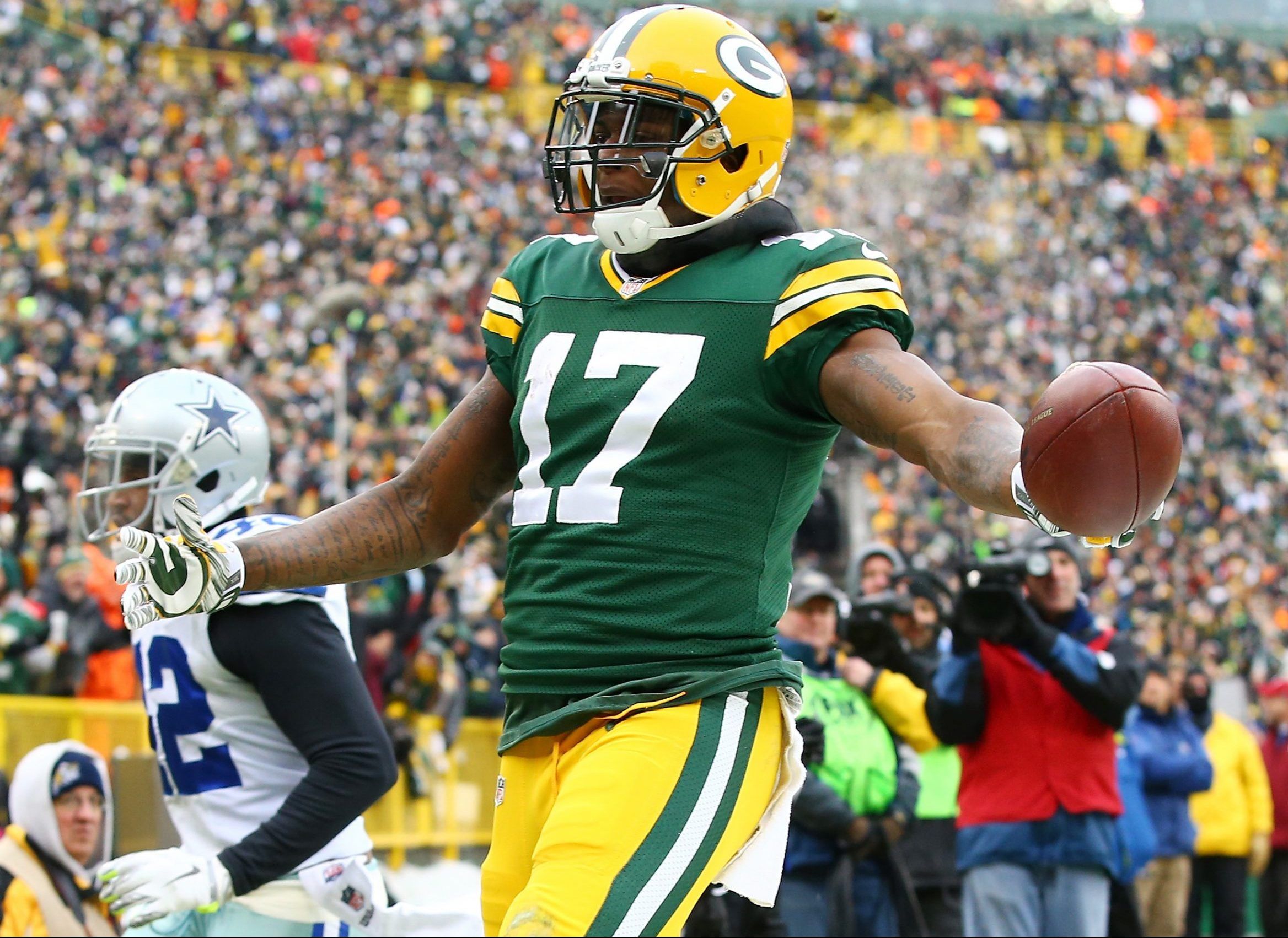 Raiders land All-Pro WR Davante Adams in BLOCKBUSTER trade with Packers