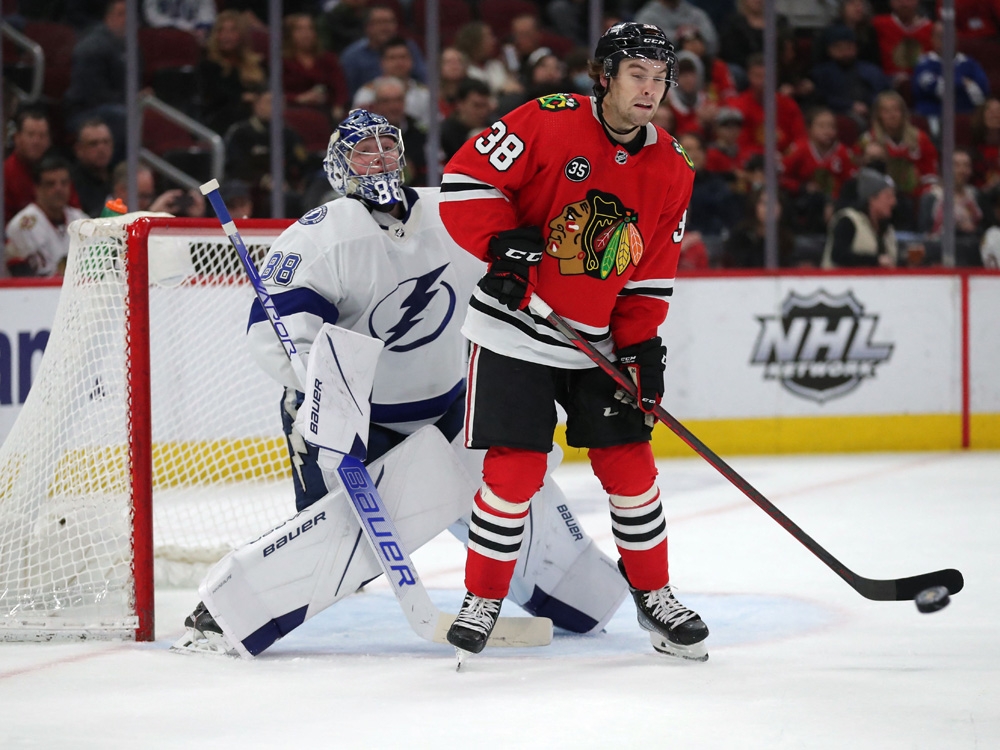 Lightning acquire Brandon Hagel from Blackhawks