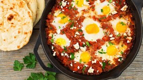 Shakshuka Dinner – Eggs.ca