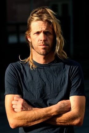 Taylor Hawkins during a promotional stop in Toronto in 2001.