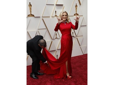 Marlee Matlin poses on the red carpet during the Oscars arrivals at the 94th Academy Awards in Hollywood, Los Angeles, Calif., March 27, 2022.