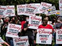 Die Mitarbeiter von Disney protestieren gegen die von Florida 