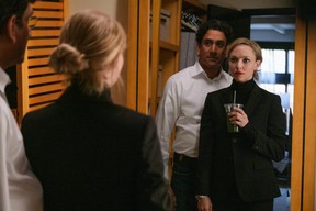 Amanda Seyfried and Naveen Andrews in a scene from The Dropout.