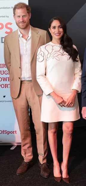 Prince Harry And Meghan Pose At The Igf Reception During The Second Day Of Invictus Games The Hague 2020 At The Zuiderpark On April 17, 2022 In The Hague, Netherlands.  (Photo By Chris Jackson/Getty Images For The Invictus Games Foundation)