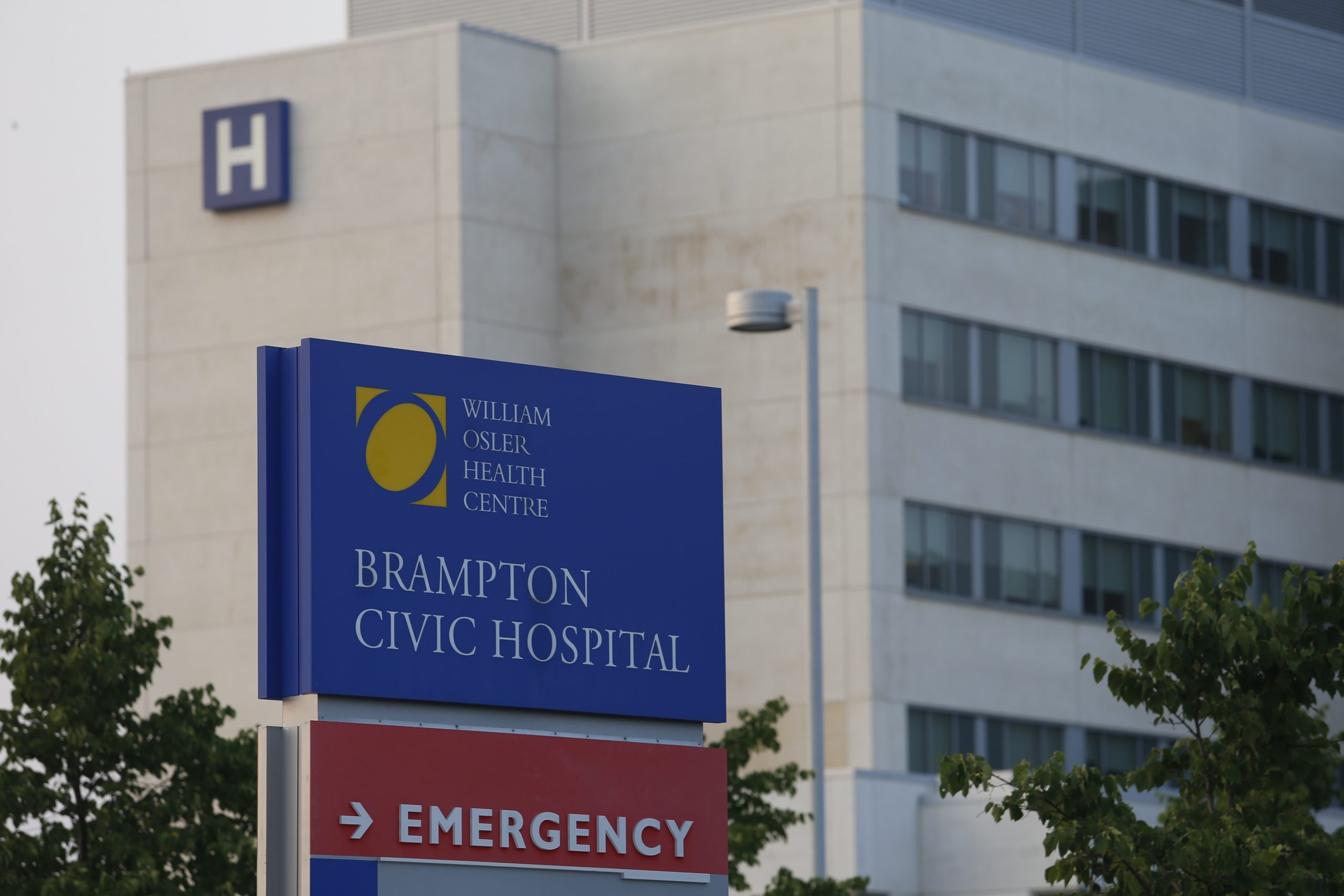 Les temps d’attente aux urgences des hôpitaux sont un signe de graves problèmes, selon le porte-parole du NPD en matière de santé