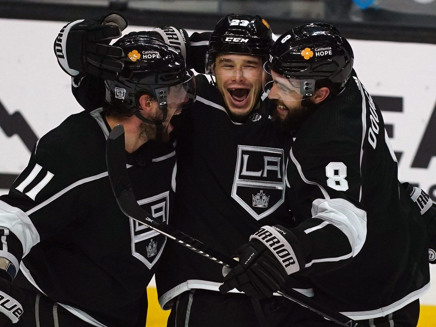 Dustin Brown to Retire After 2022 Playoffs - The Hockey News