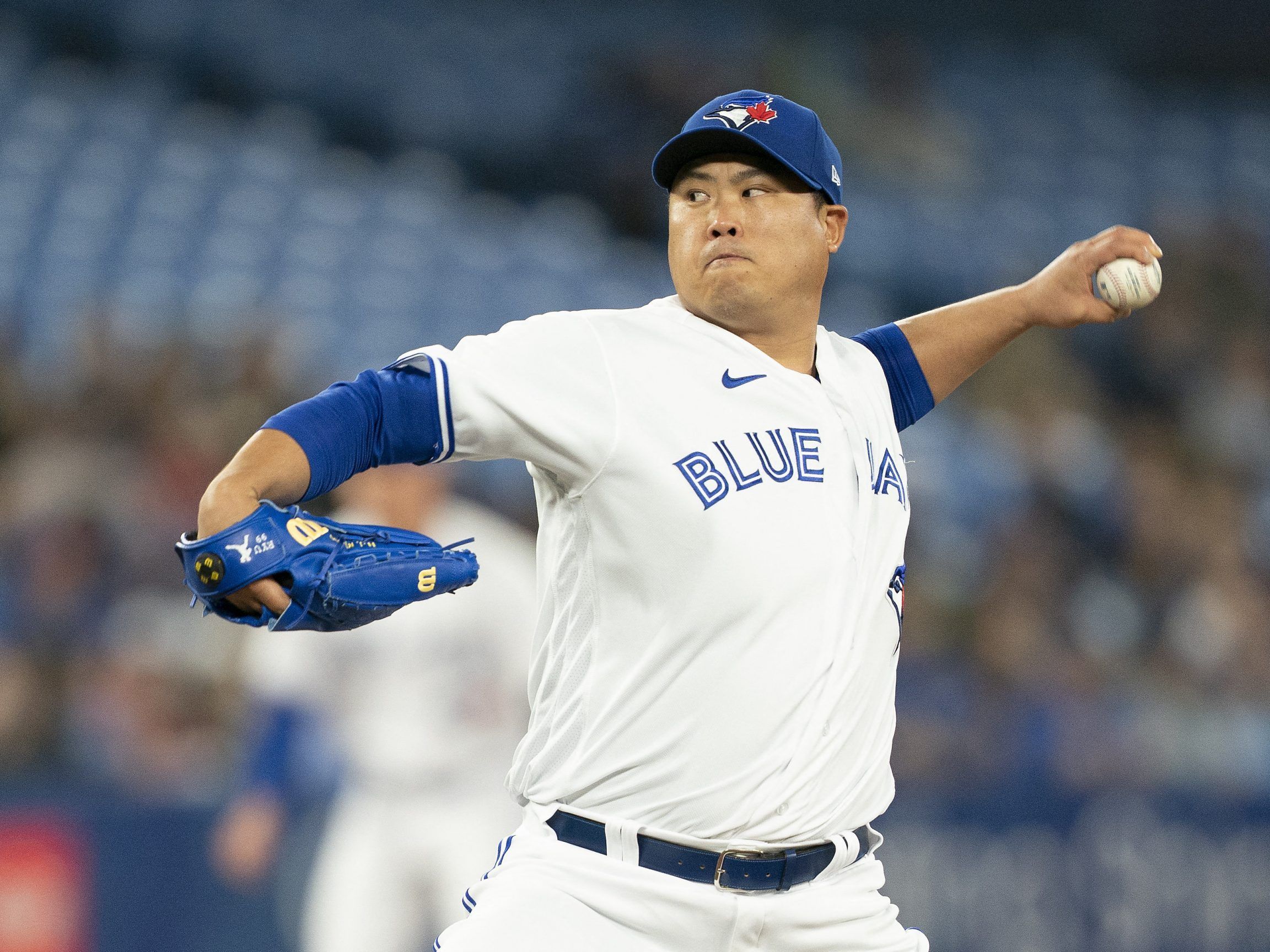 Blue Jays officially sign ace lefty Hyun-Jin Ryu to 4-year deal