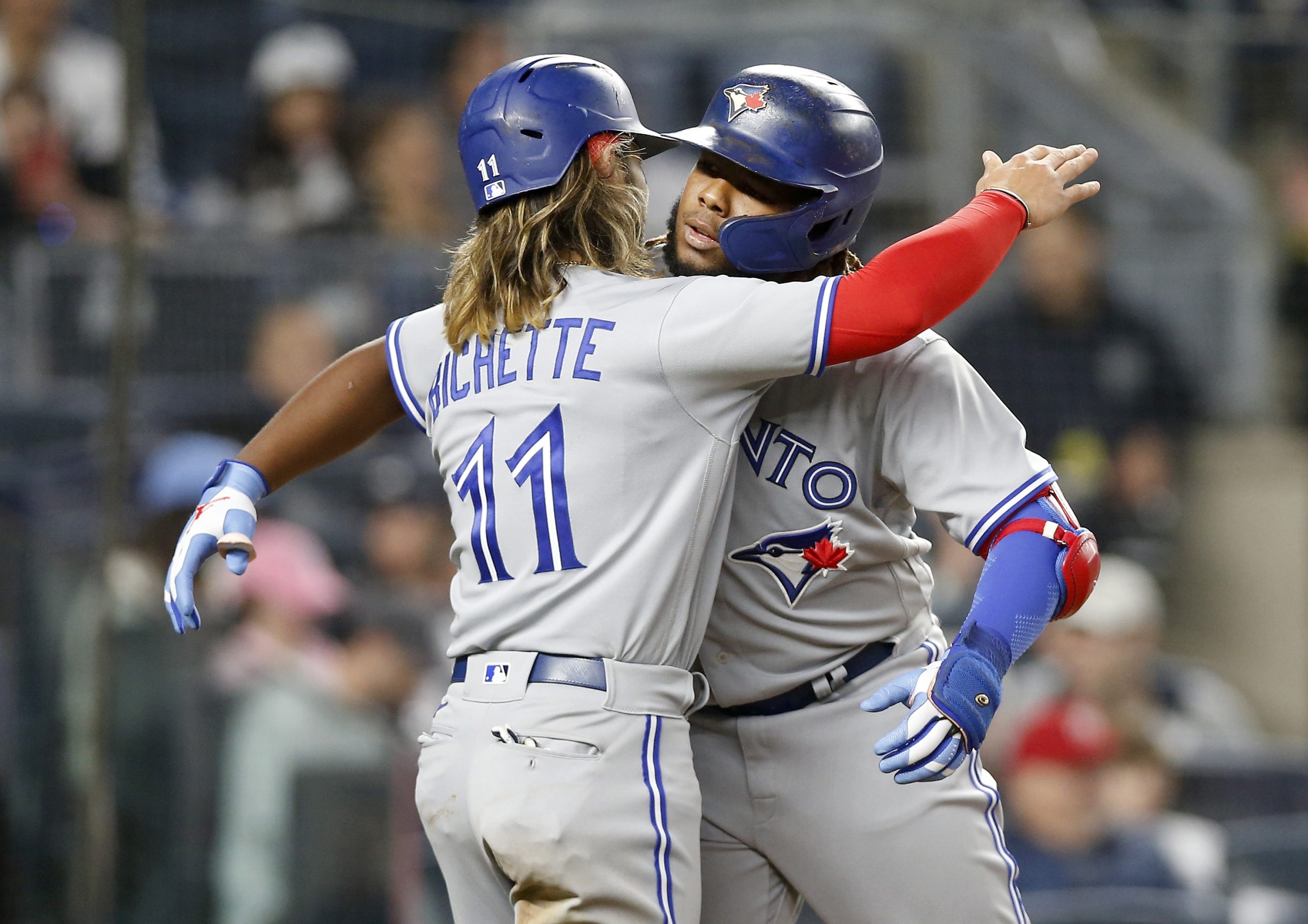 Three-homer night by Guerrero leads Blue Jays in the Bronx