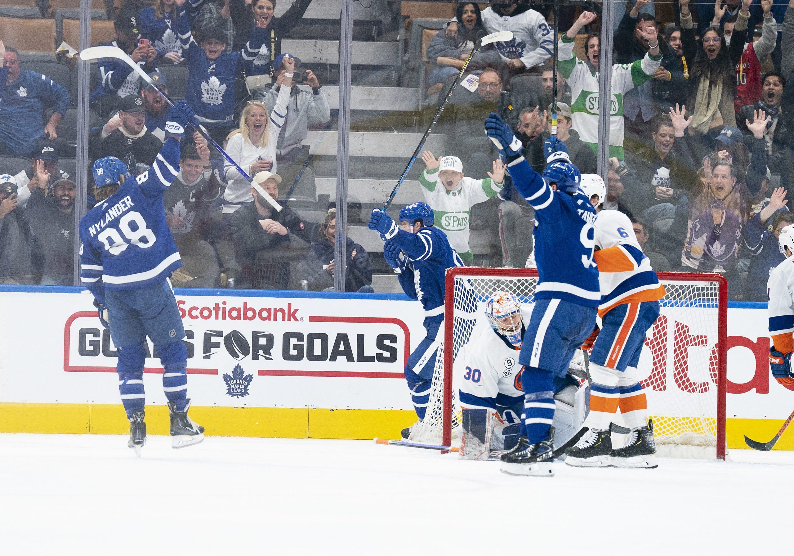 Maple Leafs Beat Islanders To Set Franchise Records For Wins, Points ...