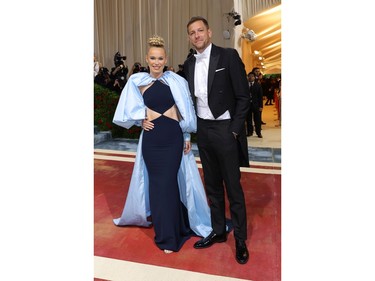 Caroline Wozniacki and David Lee attend The 2022 Met Gala Celebrating "In America: An Anthology of Fashion" at The Metropolitan Museum of Art on May 2, 2022 in New York City.