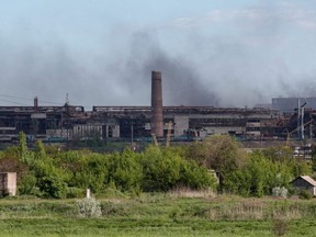 Eine Ansicht zeigt das Stahlwerk Azovstal während des Ukraine-Russland-Konflikts in der südlichen Hafenstadt Mariupol, Ukraine, Freitag, 20. Mai 2022.