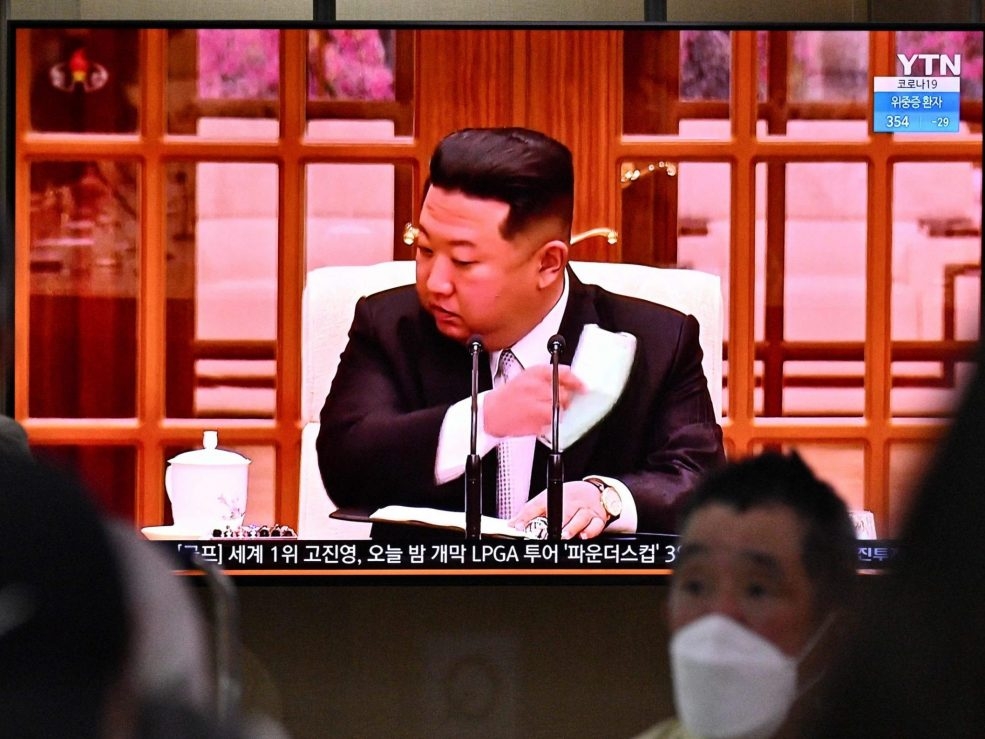 La Corée du Nord signale le premier décès par COVID alors que la fièvre «se propage de manière explosive»