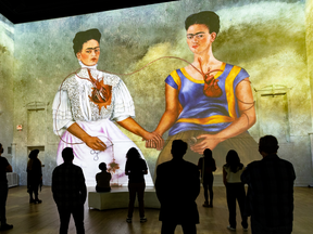 Įtraukianti Frida Kahlo paroda Švyturio meno erdvėje, esančioje Yonge St.  ir Queen's Quay Toronte.