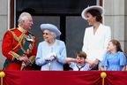 Queen Elizabeth, Prince Charles and Catherine, Duchess of Cambridge, along with Princess Charlotte and Prince Louis appear on the balcony of Buckingham Palace as part of Trooping the Colour parade during the Queen's Platinum Jubilee celebrations in London, Britain, June 2, 2022. REUTERS/Hannah McKay