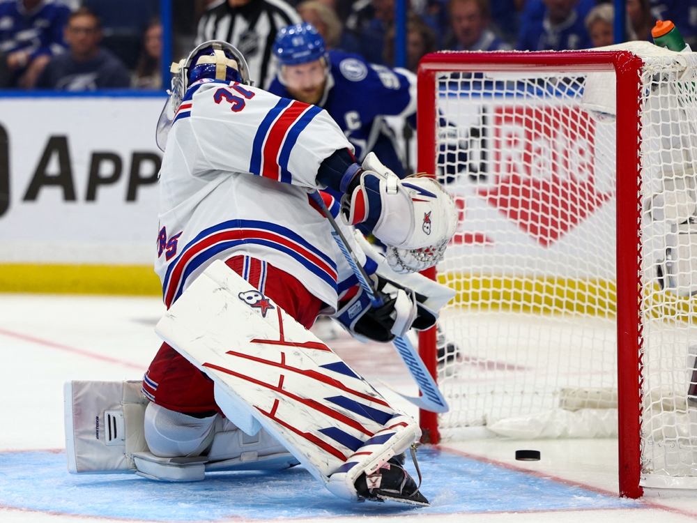 Lightning beat Rangers 4-1 in Game 4 to even East final