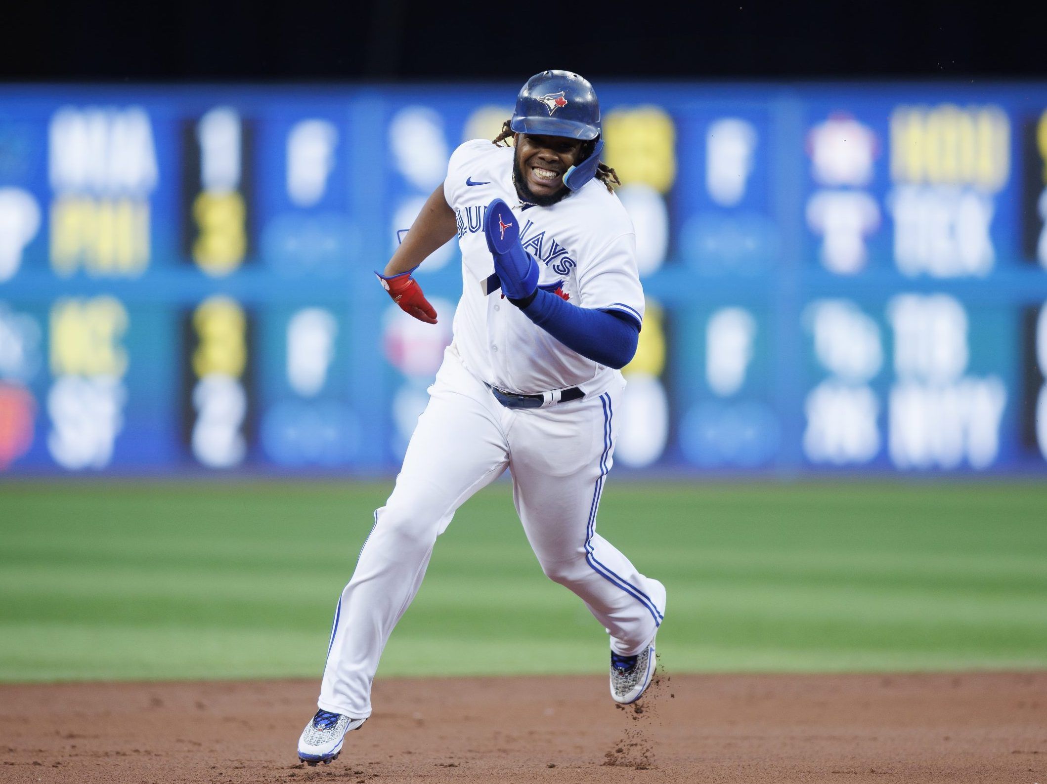 Guerrero homers as Blue Jays open second half with 7-2 win over