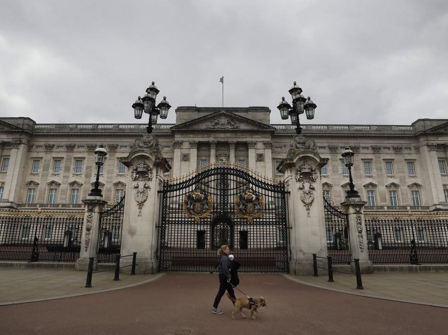 U.K. royals’ spending up 17%, mostly for palace overhaul costs