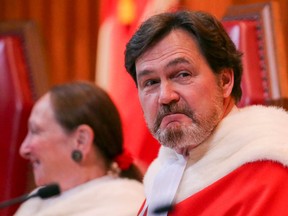 Richard Wagner, presidente del Tribunal Canadiense, está observando el 4 de noviembre de 2019 en la sala del tribunal de la Corte Suprema de Canadá.