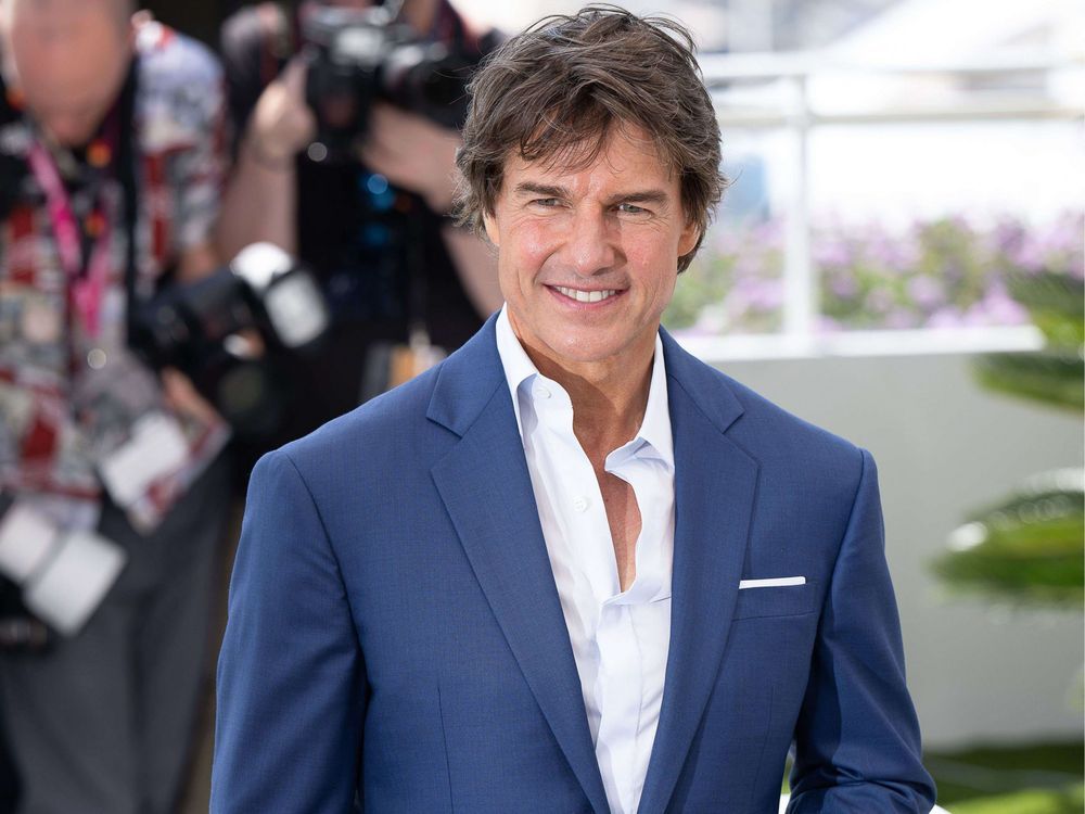 Tom Cruise dangles off plane in wild stunt to celebrate 60th birthday ...