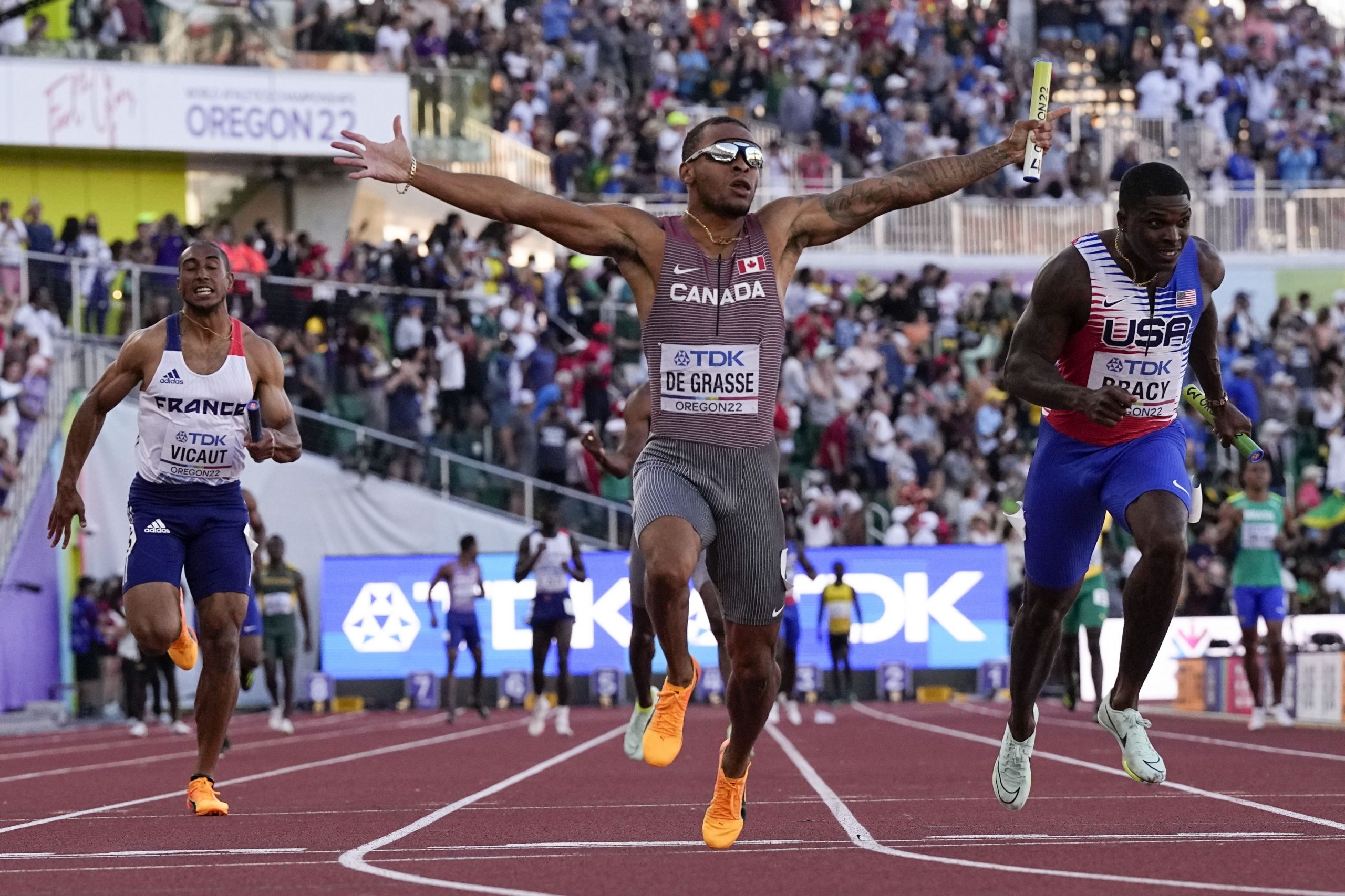 Andre De Grasse Powers Canada To Gold Medal Upset In Men S 4x100 Relay At Worlds The Shoreline