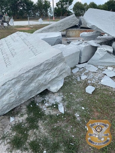 Explosion rocks Georgia Guidestones, dubbed 'America's Stonehenge