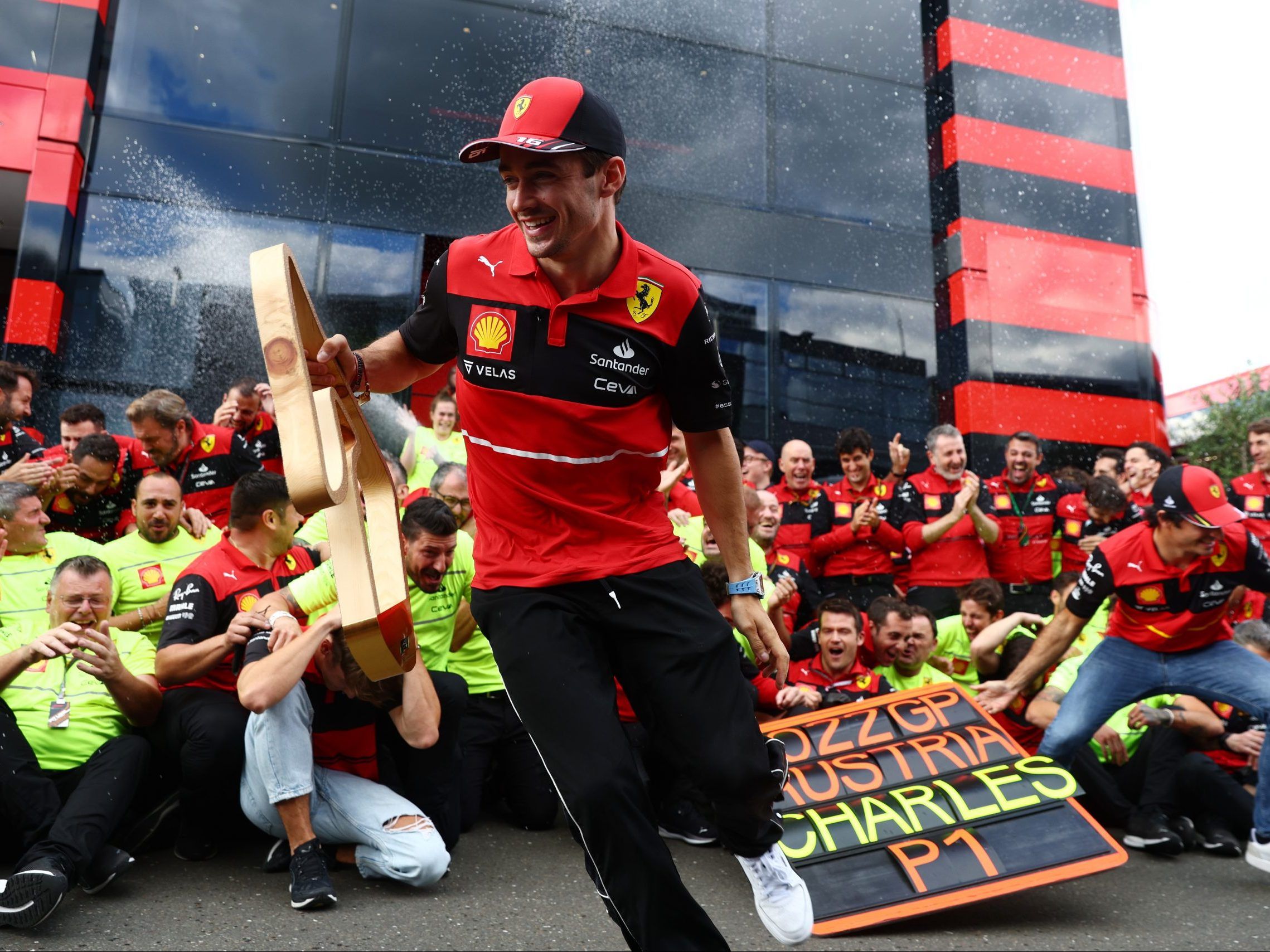 Formule 1 ferrari charles leclerc sun