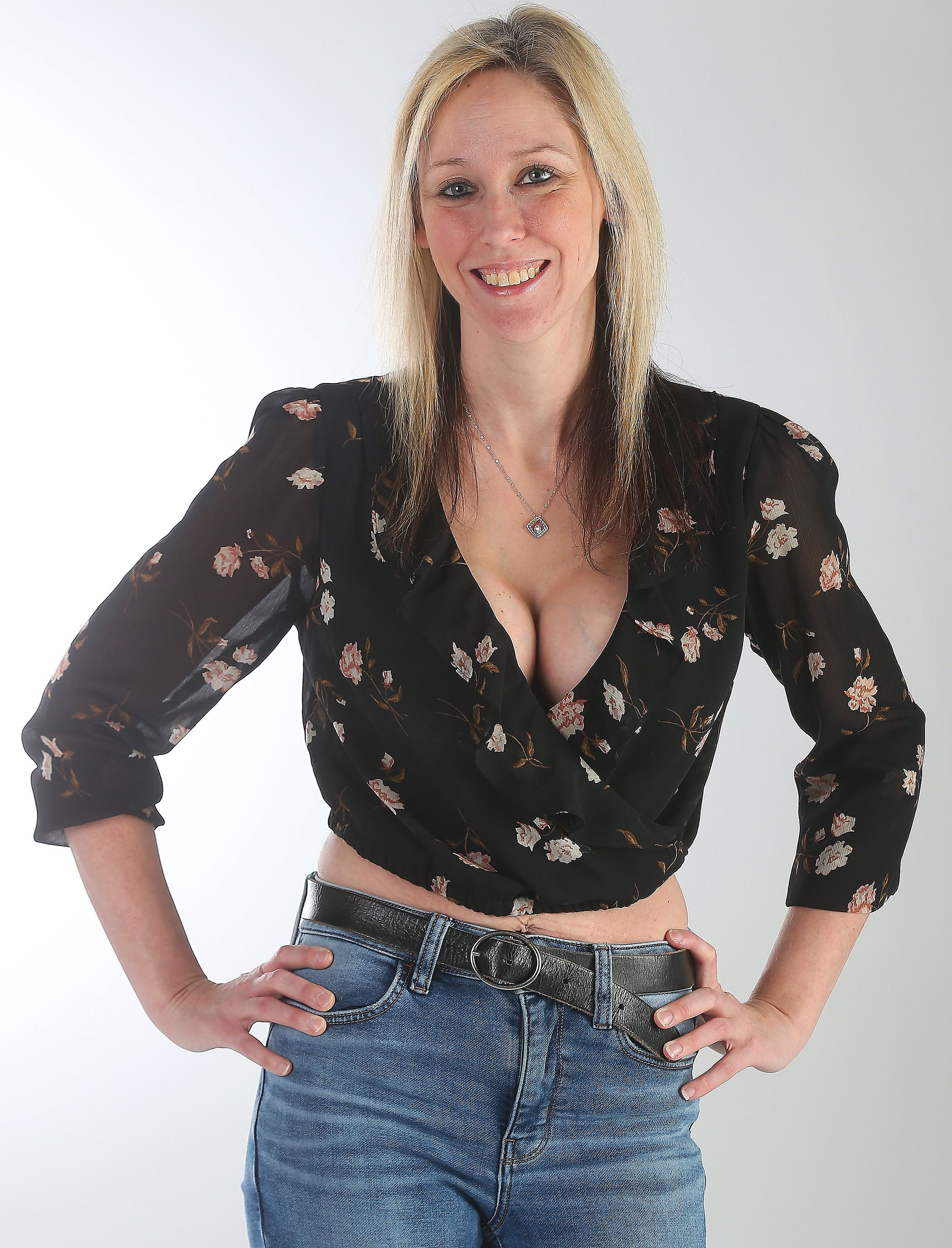 SUNshine Girl Crystal | Toronto Sun