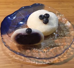 Wild Blueberry Daifuku Mochi. (wildblueberryassociation.ca)