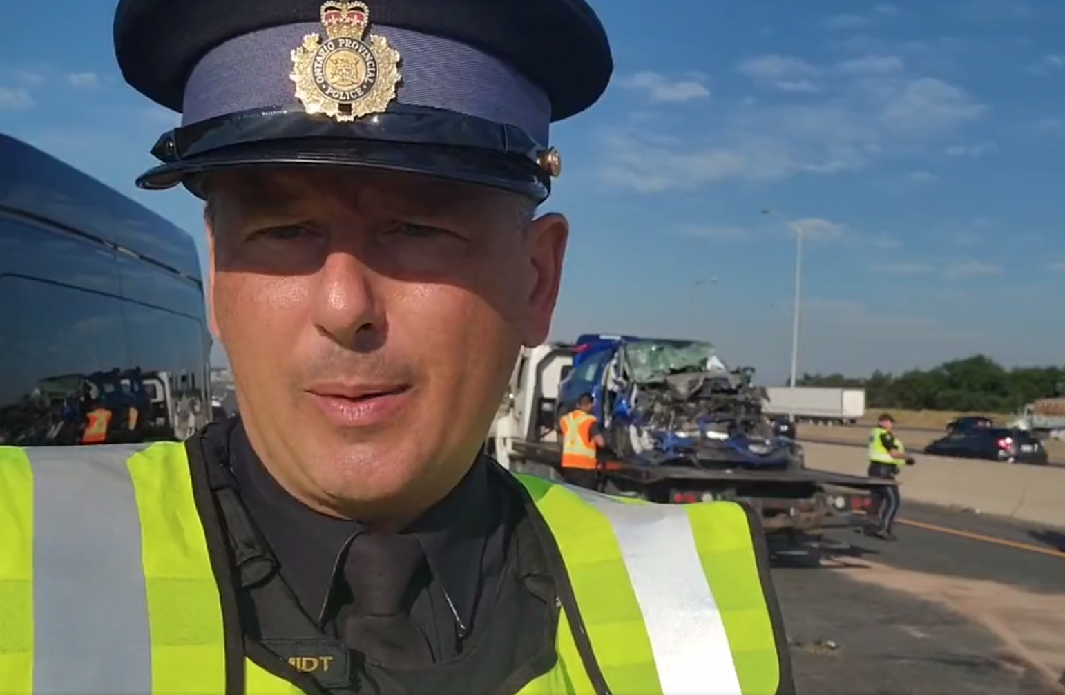 woman-dead-man-critically-injured-in-highway-401-crash-toronto-sun